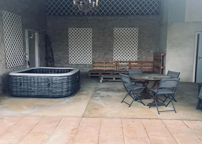 La Vieille Ferme De *